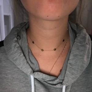Jennifer Zeuner choker